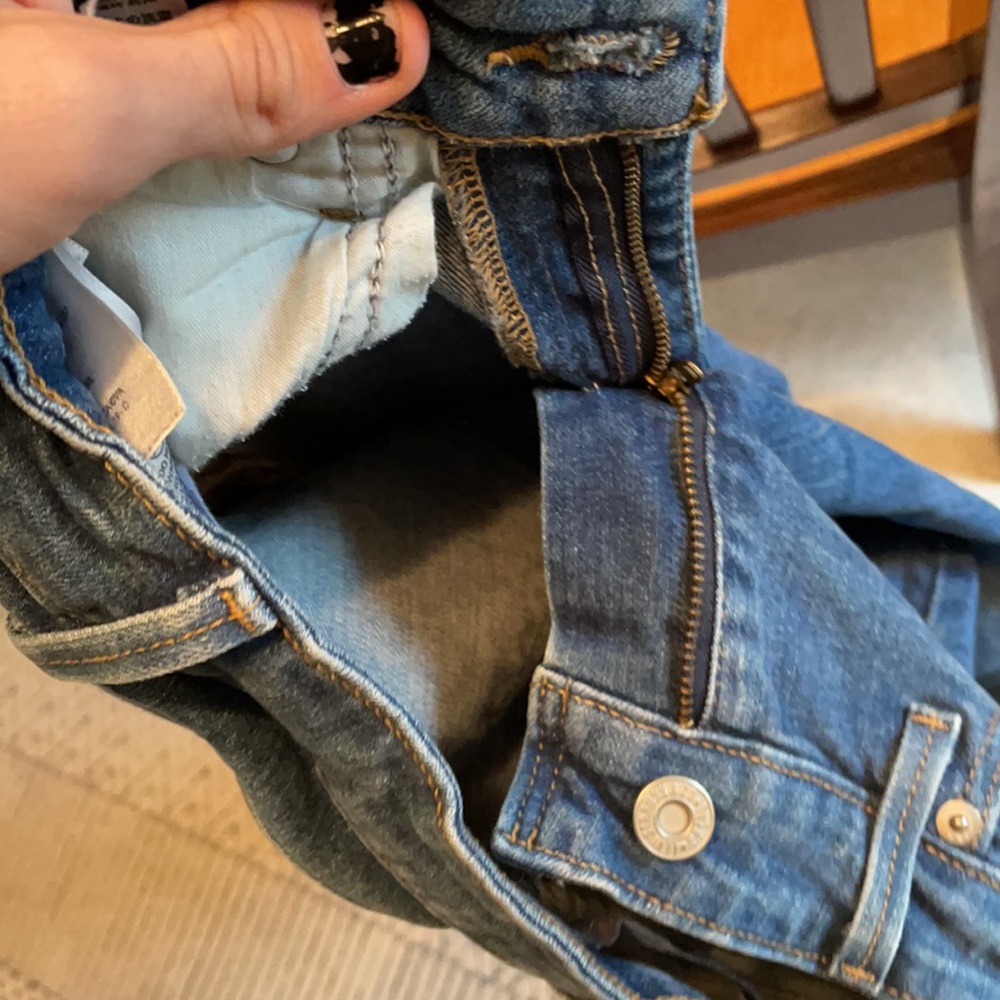 Levi Jeans - Picture 4 of 5